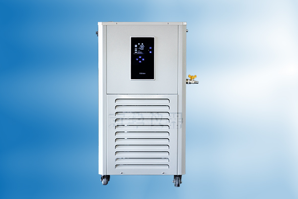 实验室低温制冷机的介质选择可以用水吗？